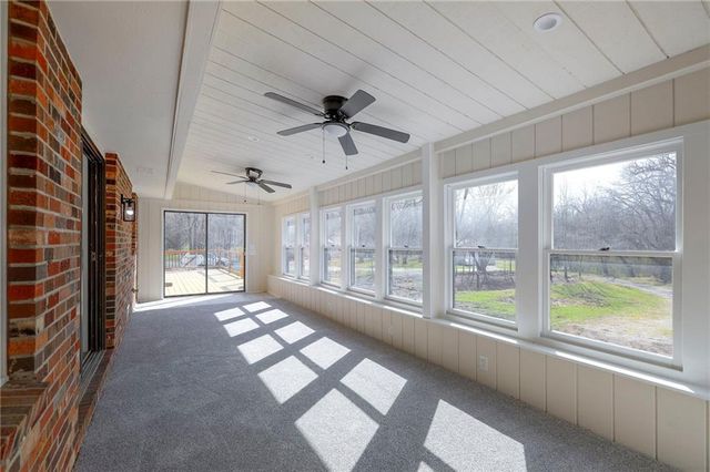 907 S State Route J Highway, Peculiar, MO 64078