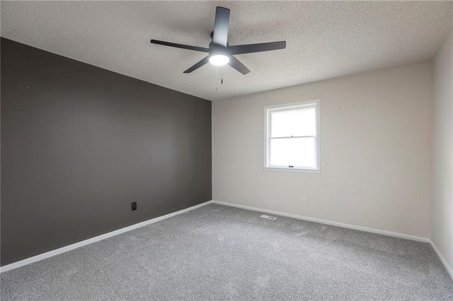 907 S State Route J Highway, Peculiar, MO 64078