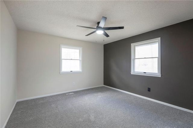 907 S State Route J Highway, Peculiar, MO 64078