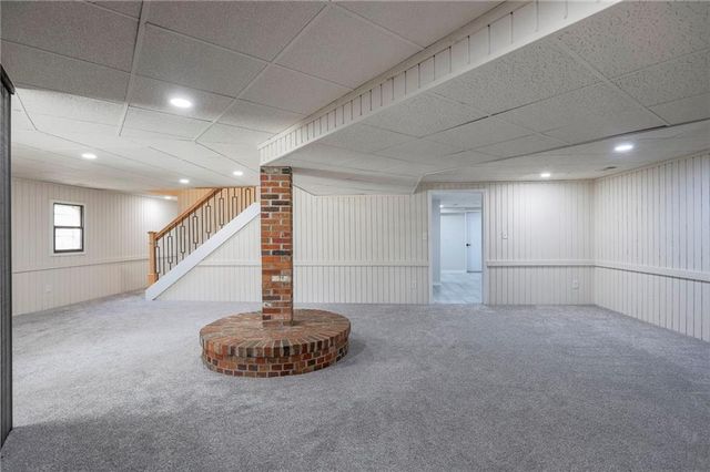 907 S State Route J Highway, Peculiar, MO 64078