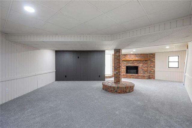 907 S State Route J Highway, Peculiar, MO 64078