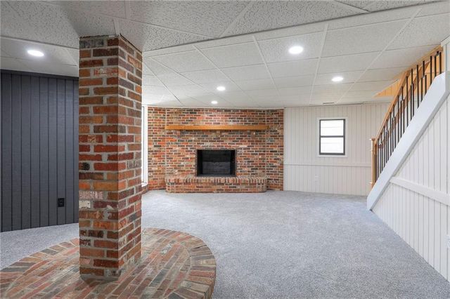 907 S State Route J Highway, Peculiar, MO 64078