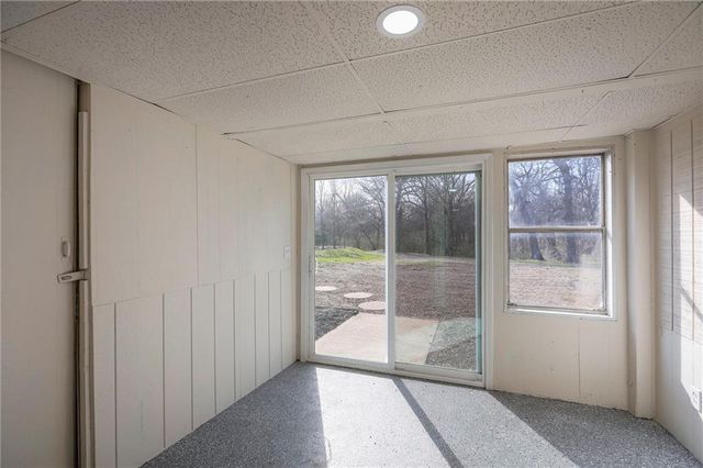907 S State Route J Highway, Peculiar, MO 64078