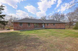 907 S State Route J Highway, Peculiar, MO 64078