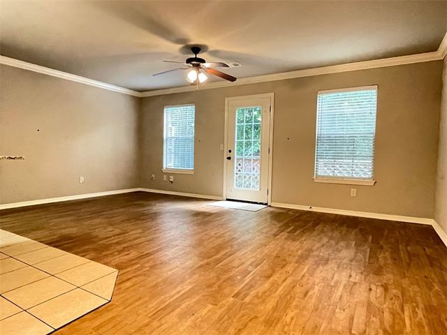 1536 N London Avenue, Fayetteville, AR 72703