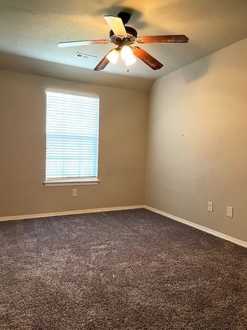 1536 N London Avenue, Fayetteville, AR 72703