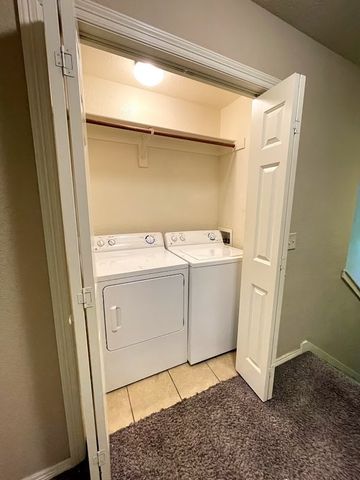 1536 N London Avenue, Fayetteville, AR 72703