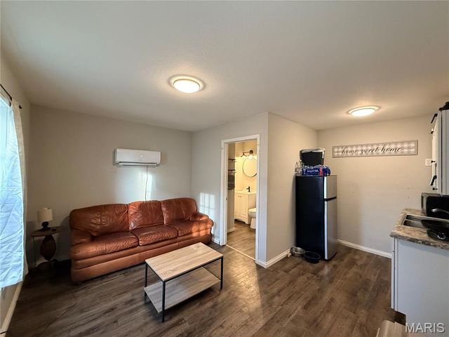 202 N Buena Vista Street, Puxico, MO 63960