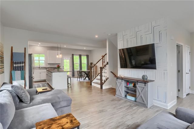 133 Moyer Hill Dr, Cranberry Twp, PA 16066