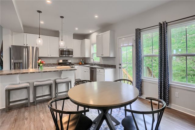 133 Moyer Hill Dr, Cranberry Twp, PA 16066