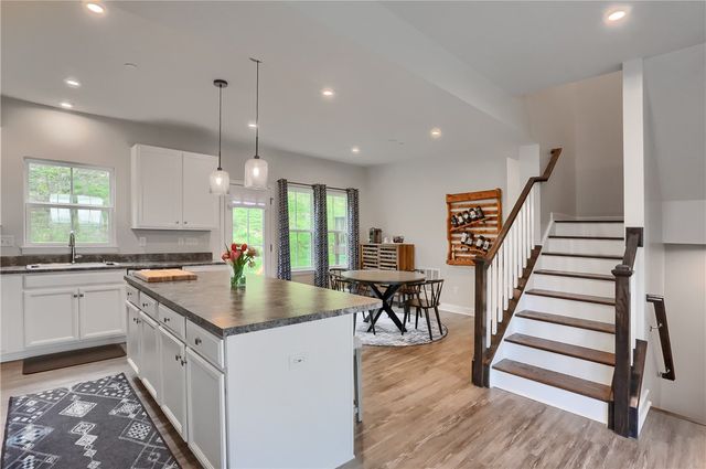 133 Moyer Hill Dr, Cranberry Twp, PA 16066