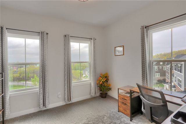133 Moyer Hill Dr, Cranberry Twp, PA 16066