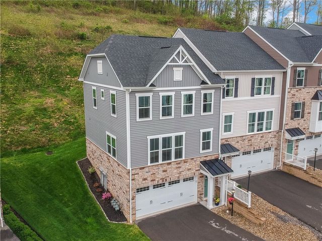 133 Moyer Hill Dr, Cranberry Twp, PA 16066