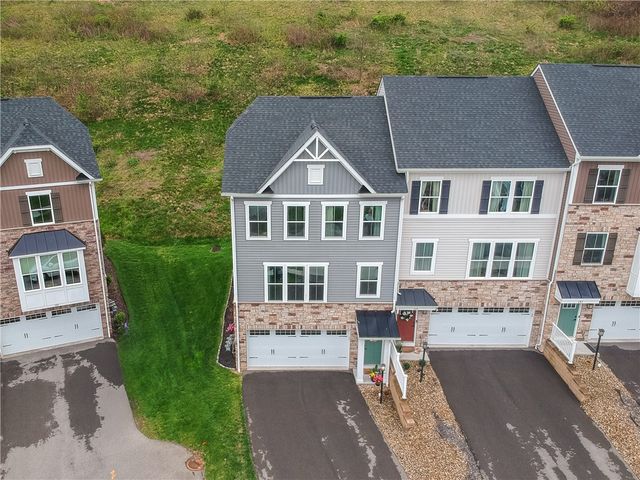 133 Moyer Hill Dr, Cranberry Twp, PA 16066