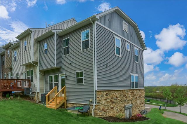 133 Moyer Hill Dr, Cranberry Twp, PA 16066