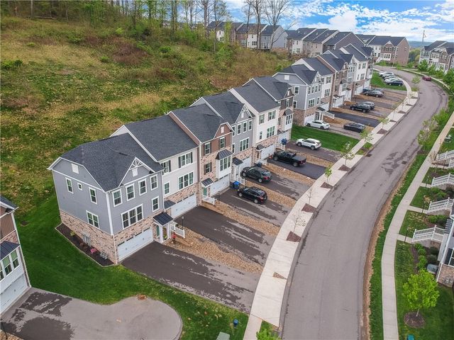 133 Moyer Hill Dr, Cranberry Twp, PA 16066