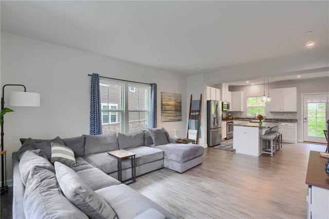 133 Moyer Hill Dr, Cranberry Twp, PA 16066