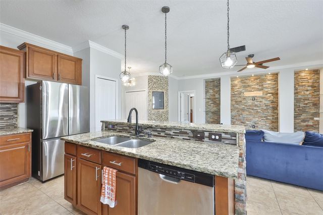 401 BRITTON SHORES COURT, Ruskin, FL 33570