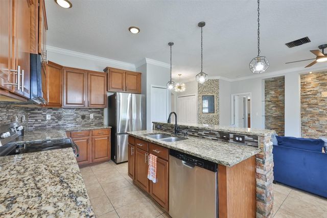 401 BRITTON SHORES COURT, Ruskin, FL 33570