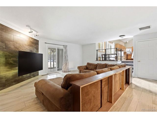 1865 Eisenhower Dr, Louisville, CO 80027