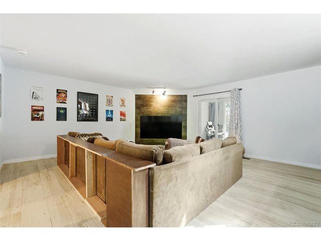 1865 Eisenhower Dr, Louisville, CO 80027
