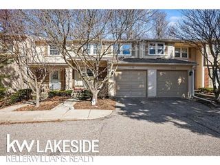 1568 Brentwood Drive, Troy, MI 48098