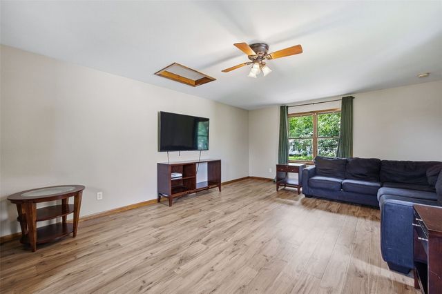 3272 Coral Ave NE, Solon, IA 52333