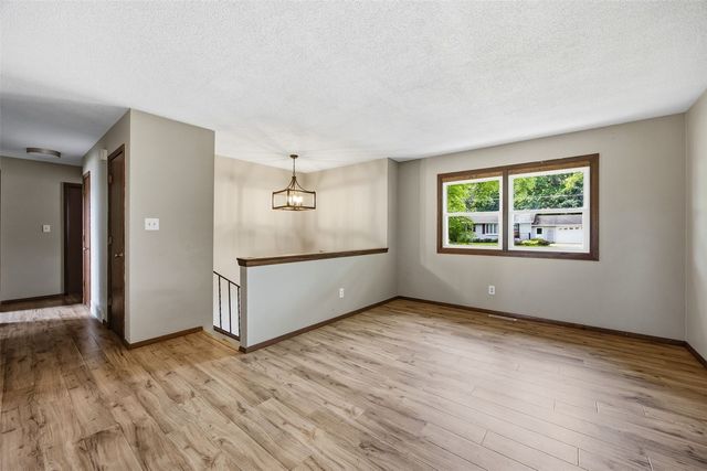 3272 Coral Ave NE, Solon, IA 52333