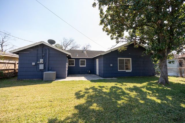 5631 Westover Street, Houston, TX 77033