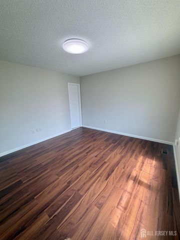 13 DARTMOUTH Way, North Brunswick, NJ 08902