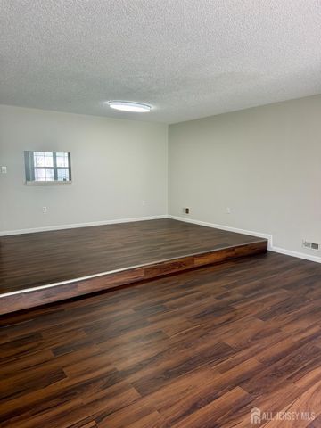 13 DARTMOUTH Way, North Brunswick, NJ 08902