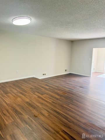 13 DARTMOUTH Way, North Brunswick, NJ 08902