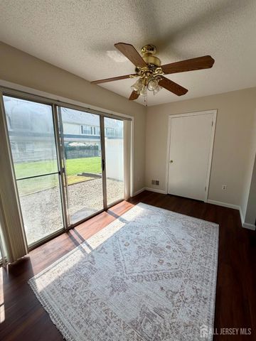 13 DARTMOUTH Way, North Brunswick, NJ 08902