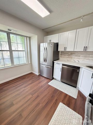 13 DARTMOUTH Way, North Brunswick, NJ 08902