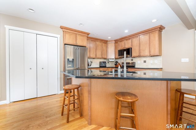 71 Byron Drive 71, Avon, CT 06001