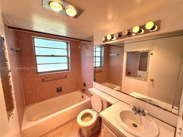 573 Durham U 573, Deerfield Beach, FL 33442