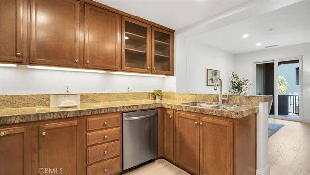128 Talmadge, Irvine, CA 92602