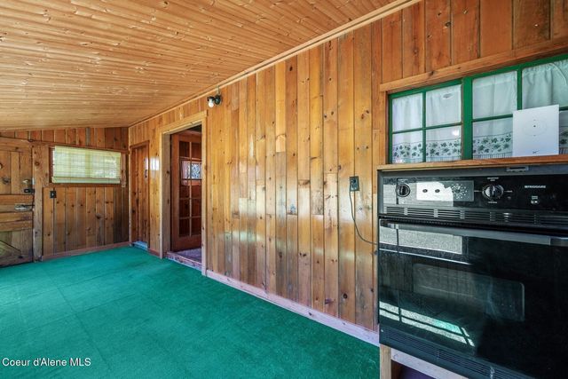 5841 Highway 57, Priest River, ID 83856