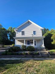 82 Jacobs Street 2nd Floor, Bristol, CT 06010