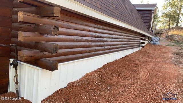 183 CROOKED PINE TRL, Four Corners, WY 82715