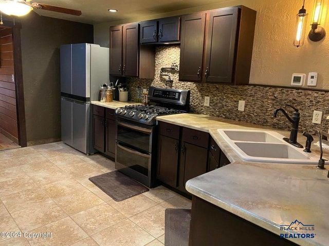 183 CROOKED PINE TRL, Four Corners, WY 82715