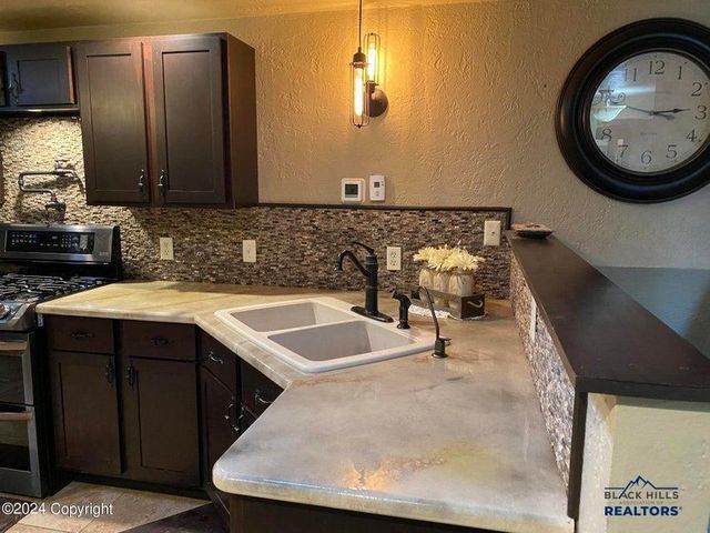 183 CROOKED PINE TRL, Four Corners, WY 82715