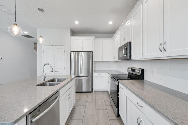 1121 HENDON LOOP, Davenport, FL 33837