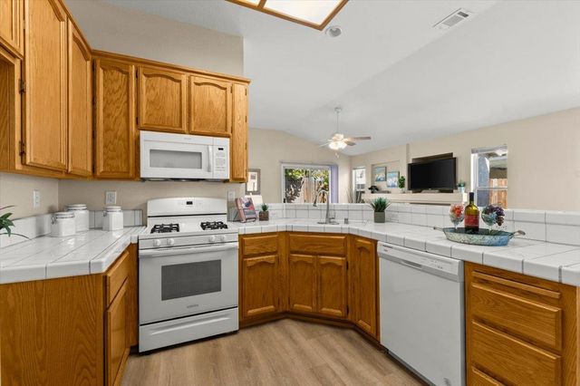 8817 Alder Grove Pl, Elk Grove, CA 95624