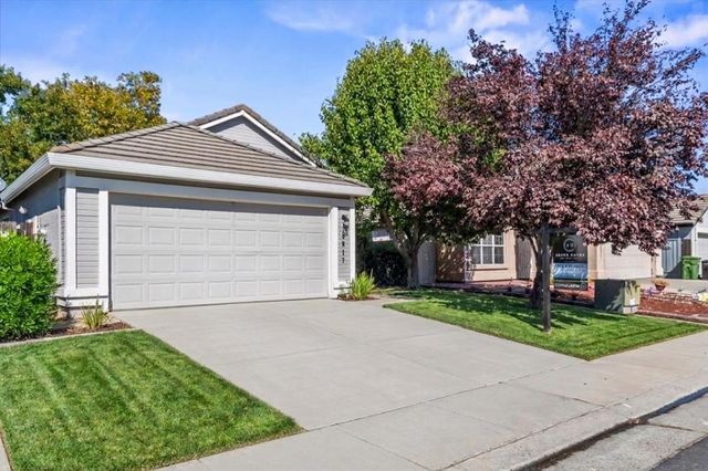 8817 Alder Grove Pl, Elk Grove, CA 95624