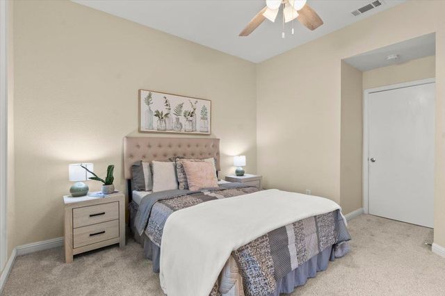 8817 Alder Grove Pl, Elk Grove, CA 95624