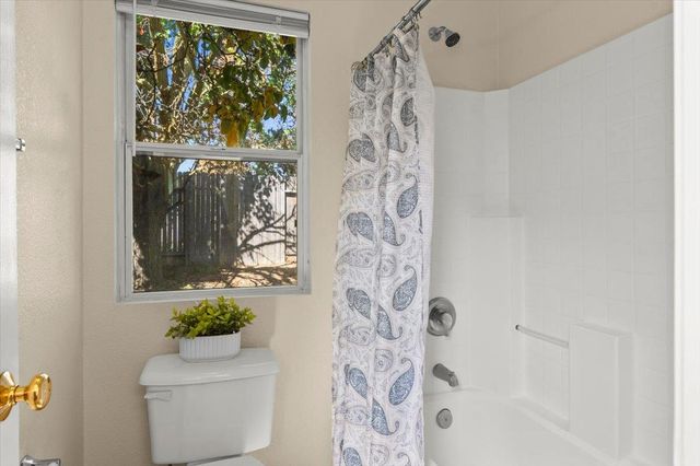 8817 Alder Grove Pl, Elk Grove, CA 95624