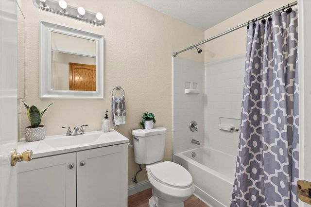 8817 Alder Grove Pl, Elk Grove, CA 95624