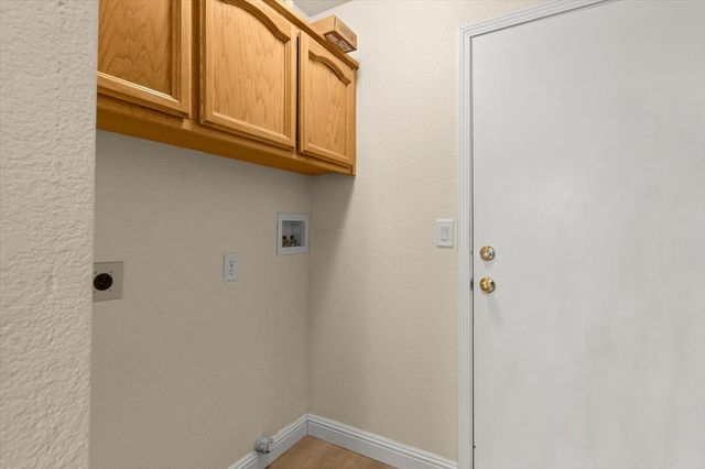 8817 Alder Grove Pl, Elk Grove, CA 95624