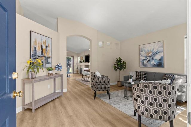 8817 Alder Grove Pl, Elk Grove, CA 95624